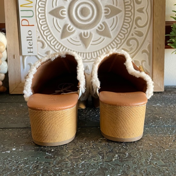Universal Thread Faux Fur Sherpa clogs - Picture 6 of 11